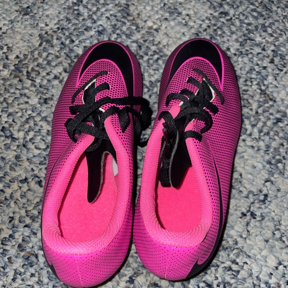 Nike cleats - Picture 4 of 6